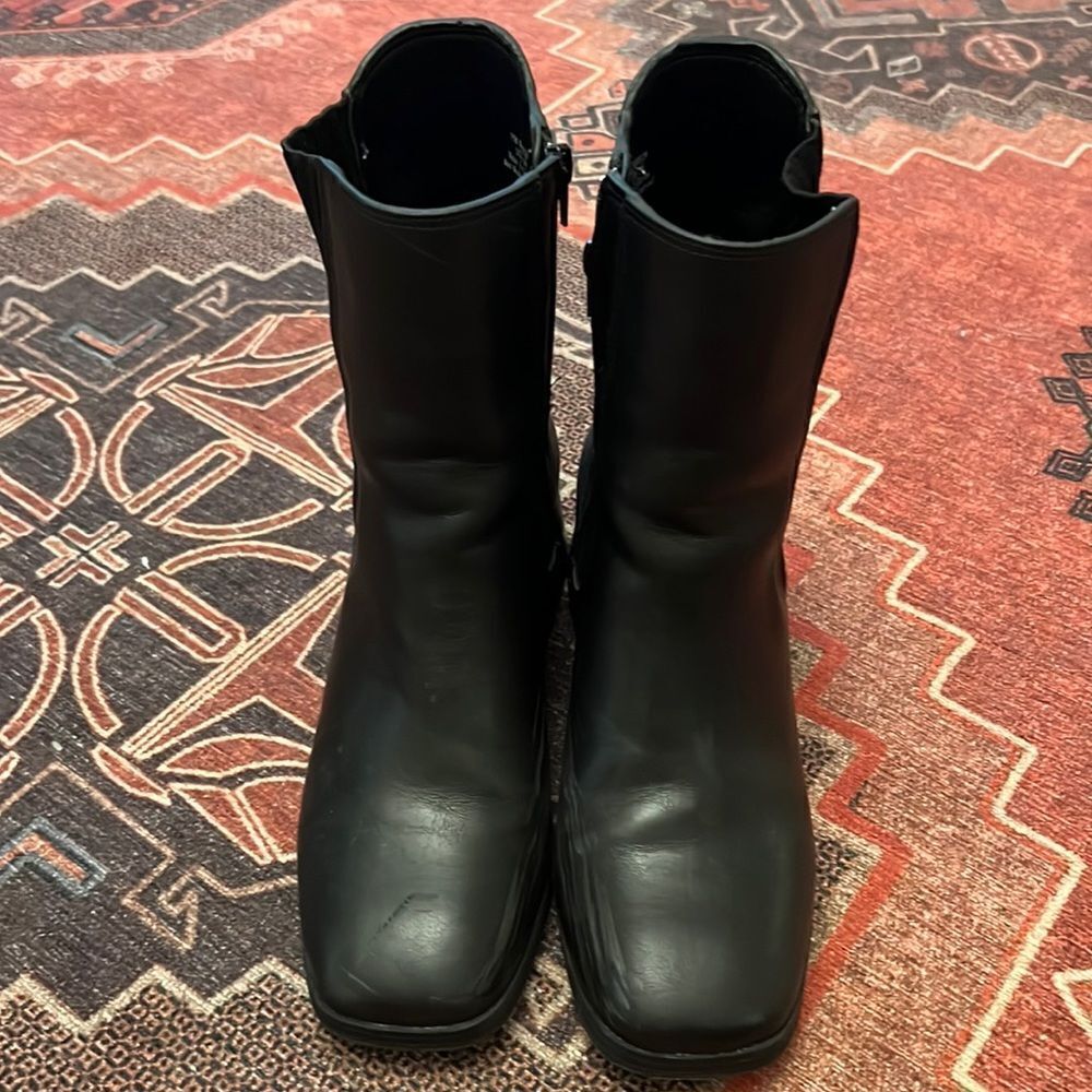 Journee Collection Desree Square Toe Black Boots - Picture 4 of 7